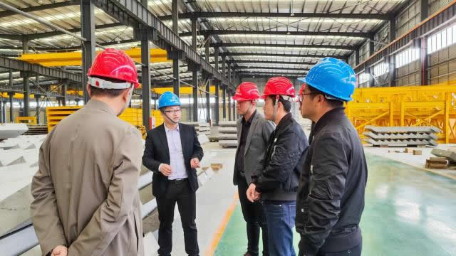 吉安市市政工程公司、吉安市萬(wàn)家房地產(chǎn)開(kāi)發(fā)公司參觀學(xué)習(xí)裝配式建筑工藝